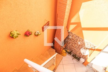 Casa à venda com 150m², 3 quartos e 5 vagas Casa à venda com 150m², 3 quartos e 5 vagasEscada