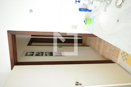 Casa para alugar com 328m², 3 quartos e 8 vagasBanheiro Social