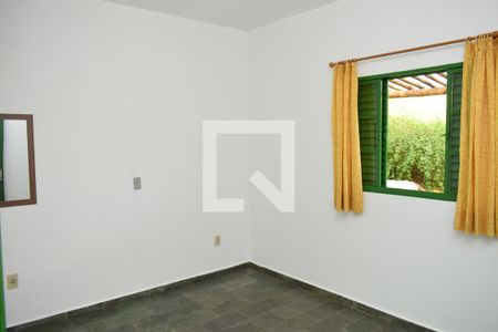 Casa para alugar com 328m², 3 quartos e 8 vagasQuarto 2 Casa 2