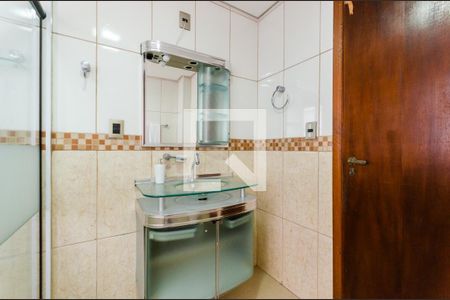 Banheiro de kitnet/studio para alugar com 1 quarto, 30m² em Centro, São Vicente