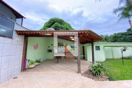 Casa à venda com 223m², 5 quartos e 2 vagasChalé