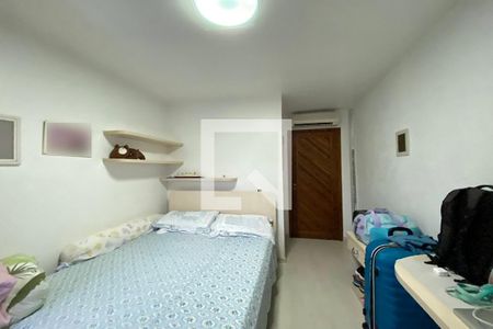 Casa à venda com 223m², 5 quartos e 2 vagasQuarto 3