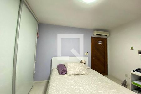 Casa à venda com 223m², 5 quartos e 2 vagasQuarto 2