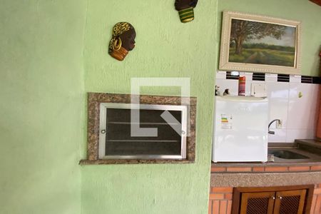 Casa à venda com 223m², 5 quartos e 2 vagasChurrasqueira