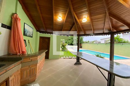 Casa à venda com 223m², 5 quartos e 2 vagasChalé