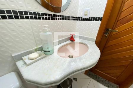 Casa à venda com 223m², 5 quartos e 2 vagasPia do Banheiro de Serviço