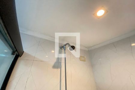 Casa à venda com 223m², 5 quartos e 2 vagasChuveiro do Banheiro Quarto 1 - Suíte