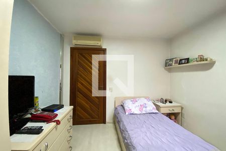 Casa à venda com 223m², 5 quartos e 2 vagasQuarto 4