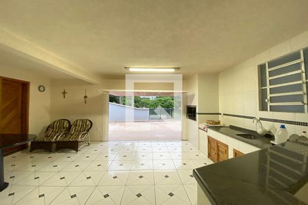 Casa à venda com 223m², 5 quartos e 2 vagasÁrea de Serviço