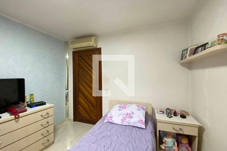 Casa à venda com 223m², 5 quartos e 2 vagasQuarto 4