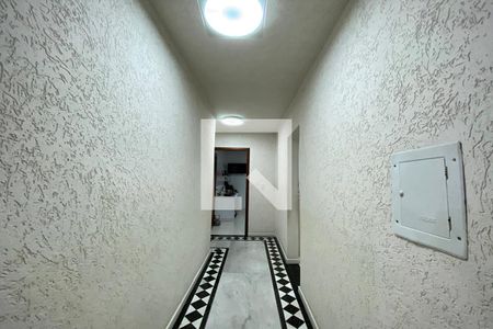 Casa à venda com 223m², 5 quartos e 2 vagasCorredor