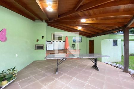 Casa à venda com 223m², 5 quartos e 2 vagasChalé