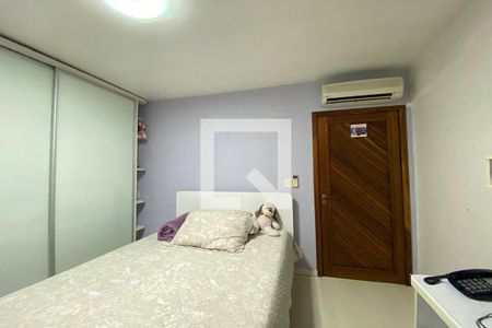 Casa à venda com 223m², 5 quartos e 2 vagasQuarto 2