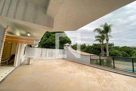 Casa à venda com 223m², 5 quartos e 2 vagasÁrea Externa