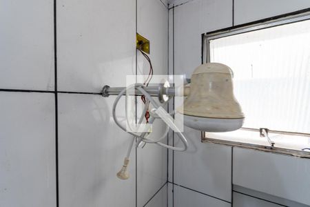 Banheiro de casa para alugar com 1 quarto, 38m² em Vila Buenos Aires, São Paulo