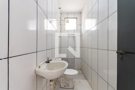 Banheiro de casa para alugar com 1 quarto, 38m² em Vila Buenos Aires, São Paulo