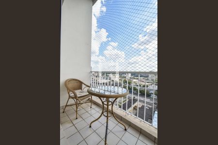 Apartamento à venda com 75m², 2 quartos e 2 vagasVaranda 