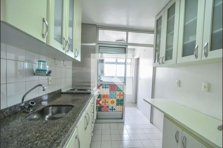 Apartamento à venda com 75m², 2 quartos e 2 vagasCozinha