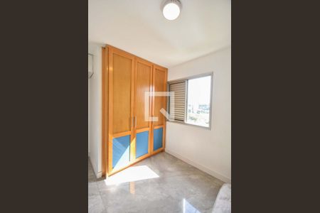 Apartamento à venda com 75m², 2 quartos e 2 vagasQuarto 02