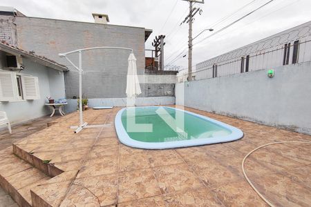 Casa à venda com 144m², 2 quartos e 2 vagas Casa à venda com 144m², 2 quartos e 2 vagasPiscina