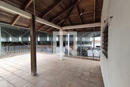 Casa à venda com 144m², 2 quartos e 2 vagas Casa à venda com 144m², 2 quartos e 2 vagasTerraço