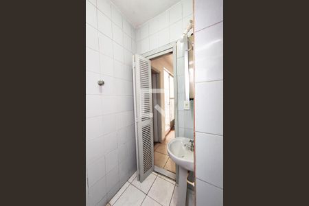 Casa à venda com 144m², 2 quartos e 2 vagas Casa à venda com 144m², 2 quartos e 2 vagasBanheiro de Serviço