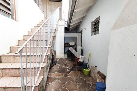 Casa à venda com 144m², 2 quartos e 2 vagas Casa à venda com 144m², 2 quartos e 2 vagasEscada para o terraço