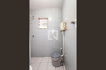 Casa à venda com 144m², 2 quartos e 2 vagas Casa à venda com 144m², 2 quartos e 2 vagasBanheiro de Serviço