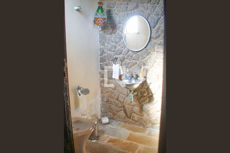 Casa à venda com 431m², 6 quartos e 2 vagas Casa à venda com 431m², 6 quartos e 2 vagasLavabo