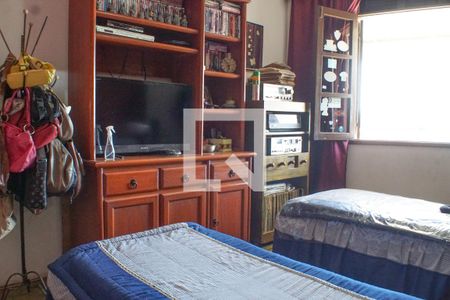 Casa à venda com 431m², 6 quartos e 2 vagas Casa à venda com 431m², 6 quartos e 2 vagasQuarto 5