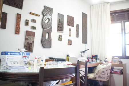 Casa à venda com 431m², 6 quartos e 2 vagas Casa à venda com 431m², 6 quartos e 2 vagasQuarto 6
