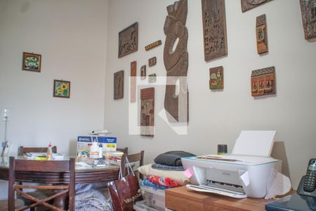 Casa à venda com 431m², 6 quartos e 2 vagas Casa à venda com 431m², 6 quartos e 2 vagasQuarto 6