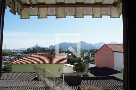 Casa à venda com 431m², 6 quartos e 2 vagas Casa à venda com 431m², 6 quartos e 2 vagasVista