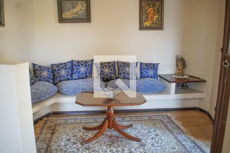Casa à venda com 431m², 6 quartos e 2 vagas Casa à venda com 431m², 6 quartos e 2 vagasSala