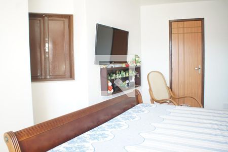 Casa à venda com 431m², 6 quartos e 2 vagas Casa à venda com 431m², 6 quartos e 2 vagasQuarto 4