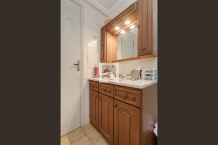 Banheiro da Suíte de apartamento à venda com 3 quartos, 108m² em Floresta, Porto Alegre