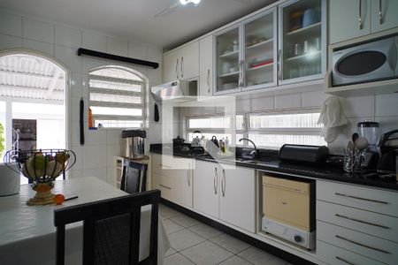 Cozinha de casa à venda com 4 quartos, 200m² em Jardim Itu, Porto Alegre