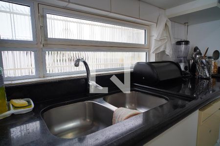 Casa à venda com 200m², 4 quartos e 6 vagasCozinha