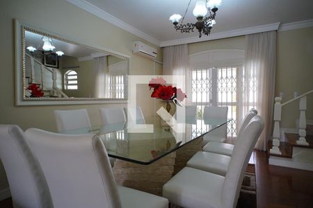 Sala de casa à venda com 4 quartos, 200m² em Jardim Itu, Porto Alegre