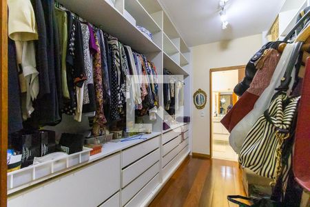 Casa à venda com 408m², 4 quartos e 3 vagasQuarto da suíte 1