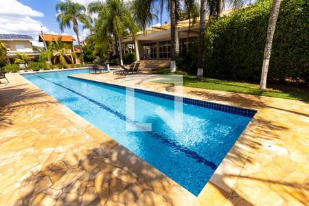 Casa à venda com 408m², 4 quartos e 3 vagasÁrea comum - Piscina