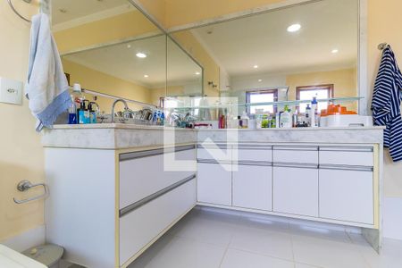 Casa à venda com 408m², 4 quartos e 3 vagasBanheiro da suíte 2