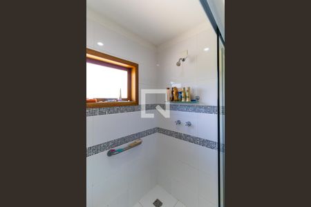 Casa à venda com 408m², 4 quartos e 3 vagasBanheiro da suíte 2