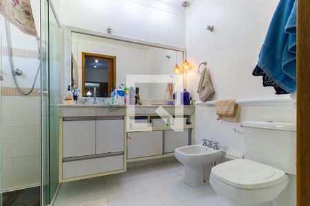 Casa à venda com 408m², 4 quartos e 3 vagasBanheiro da suíte 1