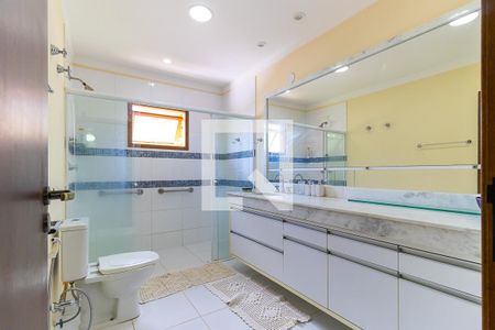 Casa à venda com 408m², 4 quartos e 3 vagasBanheiro da suíte 4