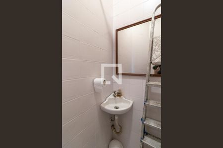 Apartamento à venda com 144m², 3 quartos e 2 vagas Apartamento à venda com 144m², 3 quartos e 2 vagasLavabo 1