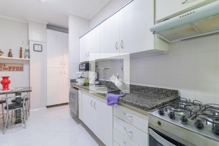 Apartamento à venda com 144m², 3 quartos e 2 vagas Apartamento à venda com 144m², 3 quartos e 2 vagasCozinha e Área de Serviço