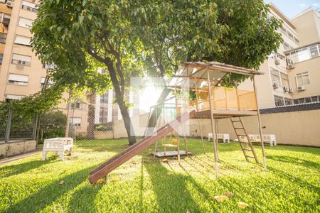 Apartamento à venda com 144m², 3 quartos e 2 vagas Apartamento à venda com 144m², 3 quartos e 2 vagasÁrea Comum - Playground