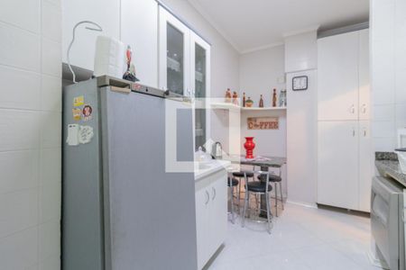 Apartamento à venda com 144m², 3 quartos e 2 vagas Apartamento à venda com 144m², 3 quartos e 2 vagasCozinha e Área de Serviço