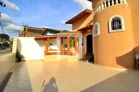 Casa à venda com 315m², 5 quartos e 4 vagasVaranda